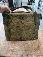 Zatrzymana torebka będąca okazem CITES.